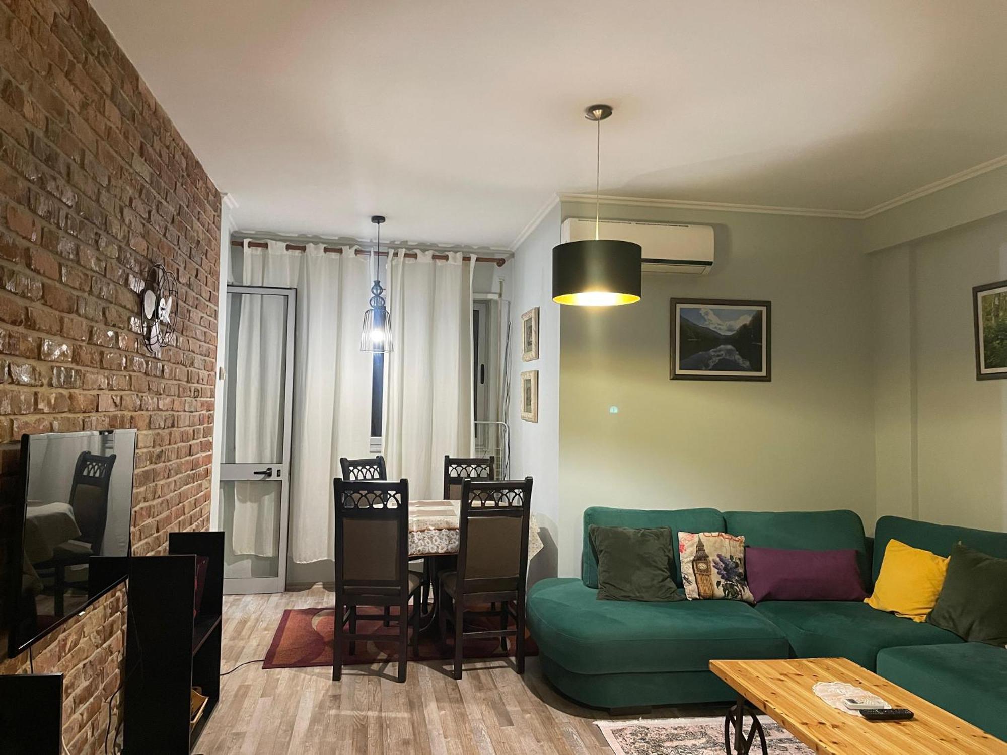 Bricks Apartment Near Pazari I Ri ติรานา ภายนอก รูปภาพ