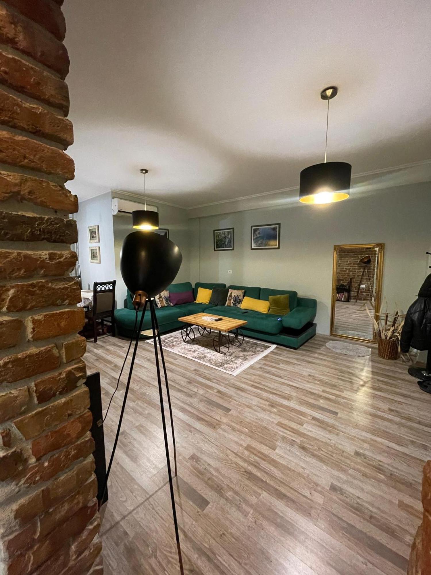 Bricks Apartment Near Pazari I Ri ติรานา ภายนอก รูปภาพ