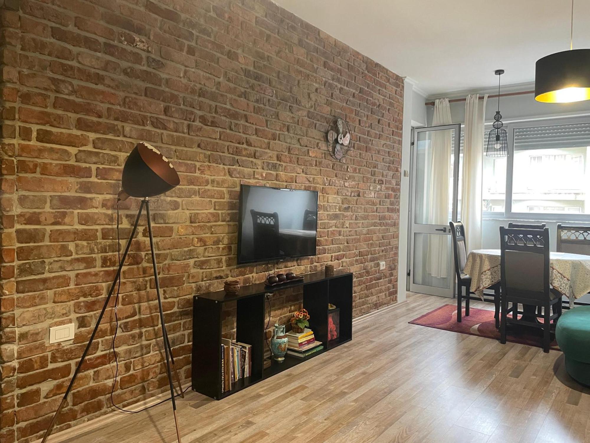 Bricks Apartment Near Pazari I Ri ติรานา ภายนอก รูปภาพ